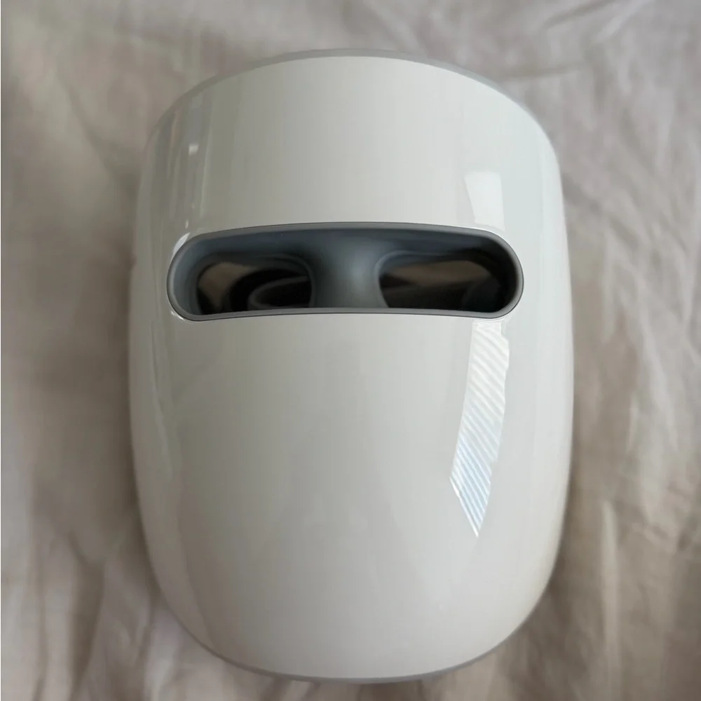 White VR Headset